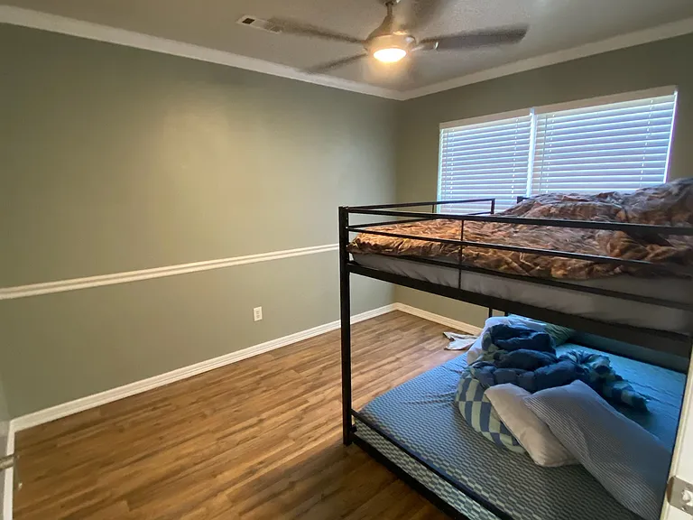 610 Topaz St — Photo 8