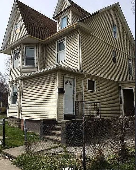 1st image of 619 Dewey Ave