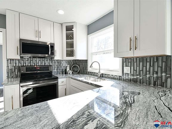 3rd image of 7417 Whitestone Dr