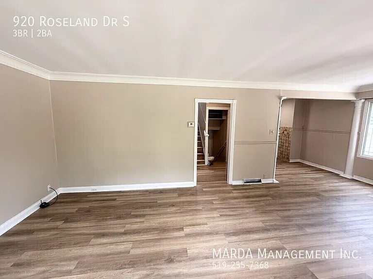 920 Roseland Dr S — Photo 9
