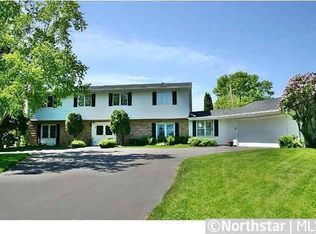 3029 Carey Heights Dr, Saint Paul, MN 55109