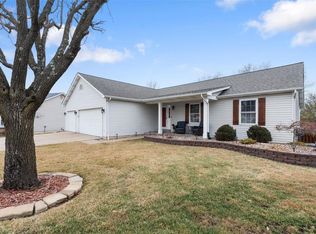 18 Winding Trails Cir, O'Fallon, MO 63366