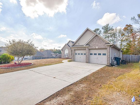 3rd image of 205 Camden Lake Dr