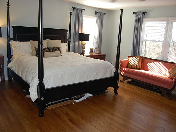 4th image of 3511 School House Ln