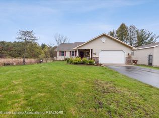 6108 Shoeman Rd, Haslett, MI 48840