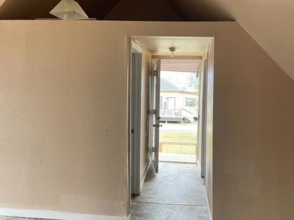 920 N Front St, Mathis, TX 78368