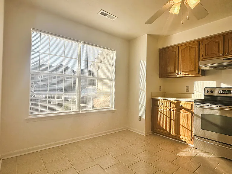 1812 Abbotsbury Way #1 — Photo 4