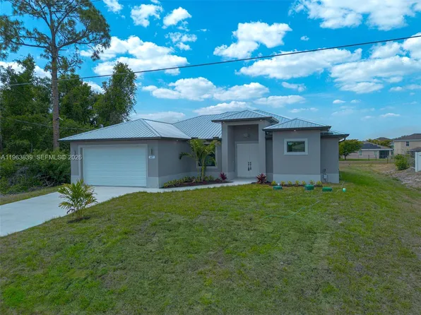 417 Paddock St, Lehigh Acres, FL 33974