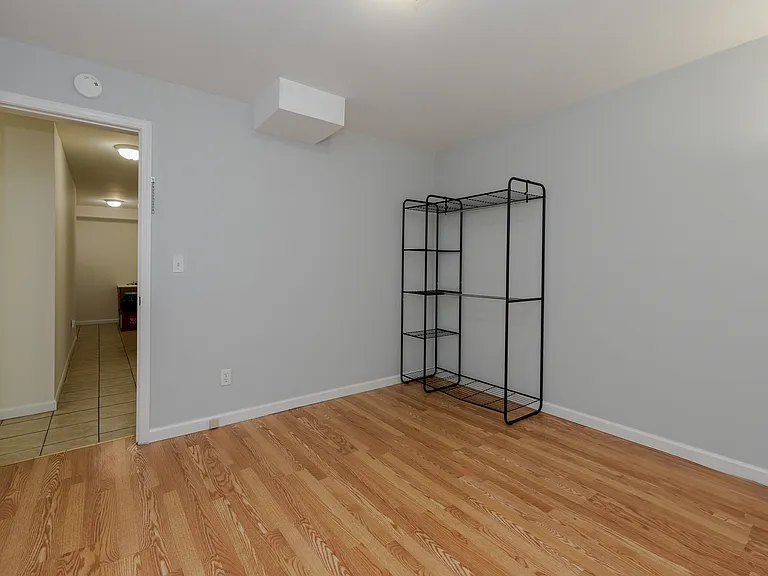 481 Monterey Blvd #A — Photo 2