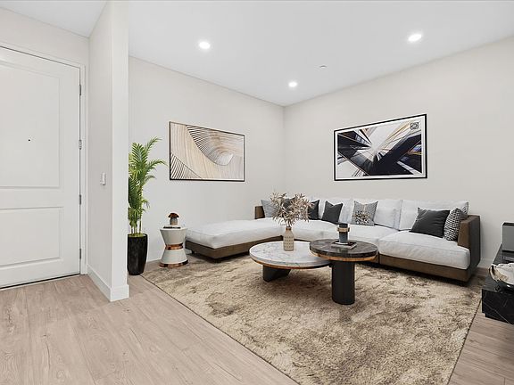 3rd image of 8521 S Sepulveda Blvd APT 308