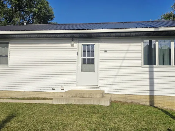 110 1st Ave NW, Waucoma, IA 52171