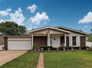 710 Wild Walnut Ln, Ballwin, MO 63021