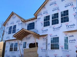 26 Clauss Rd, Clark, NJ 07066