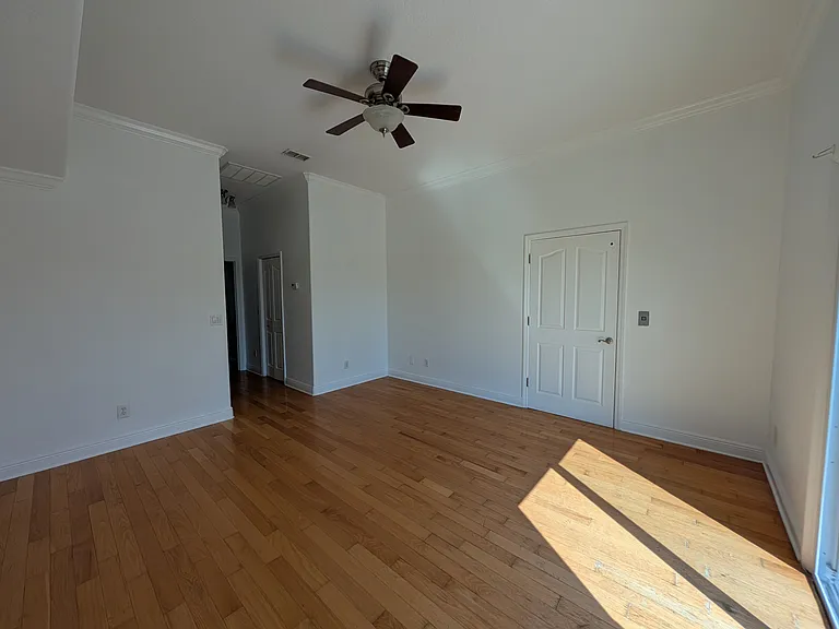 7436 Islander Ln — Photo 17