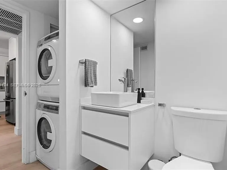5700 Collins Ave #7J — Photo 24