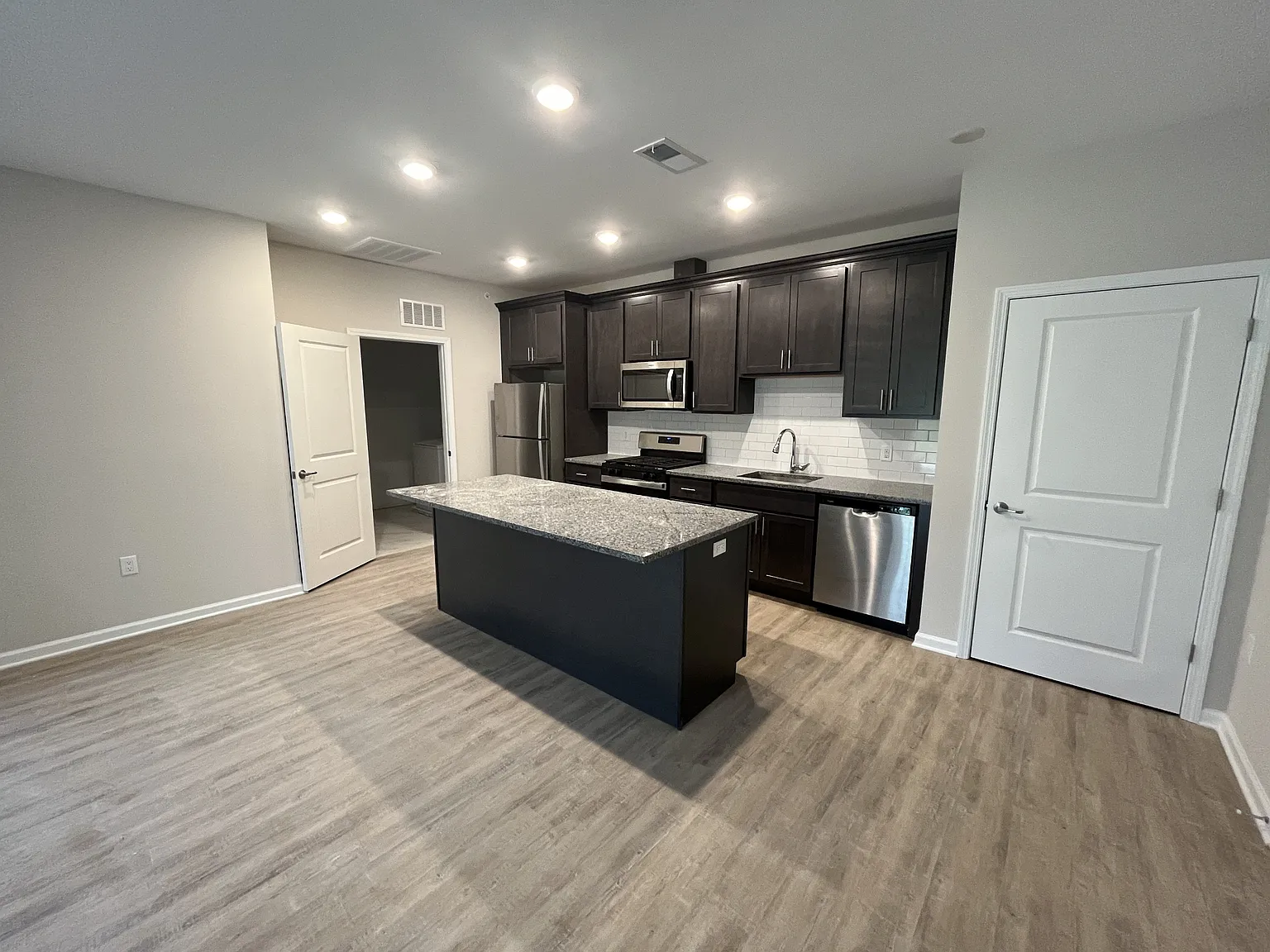 214 Tower Ridge Circlebuilding — Photo 1
