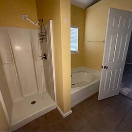 3rd image of 3824 Brookfield Dr