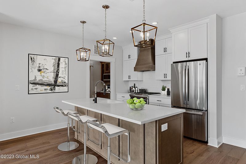 5th image of 116 West Avenue #408