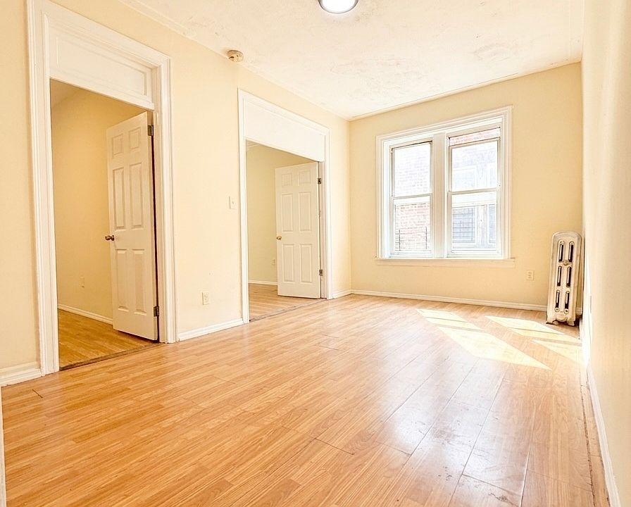 1st image of 519 Sheffield Ave #2R