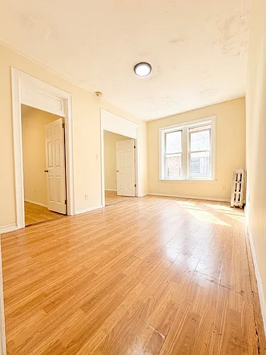 519 Sheffield Ave #2R Photo 1