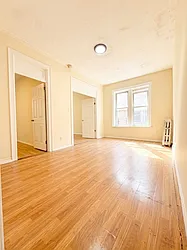 519 Sheffield Avenue, #2R
