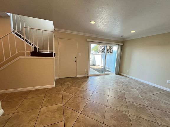 3rd image of 4862 Kona Dr APT A