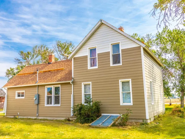 2002 N 7th Rd, Huntley, MT 59037