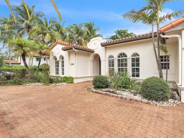 15955 NW 81st Ct, Miami Lakes, FL 33016