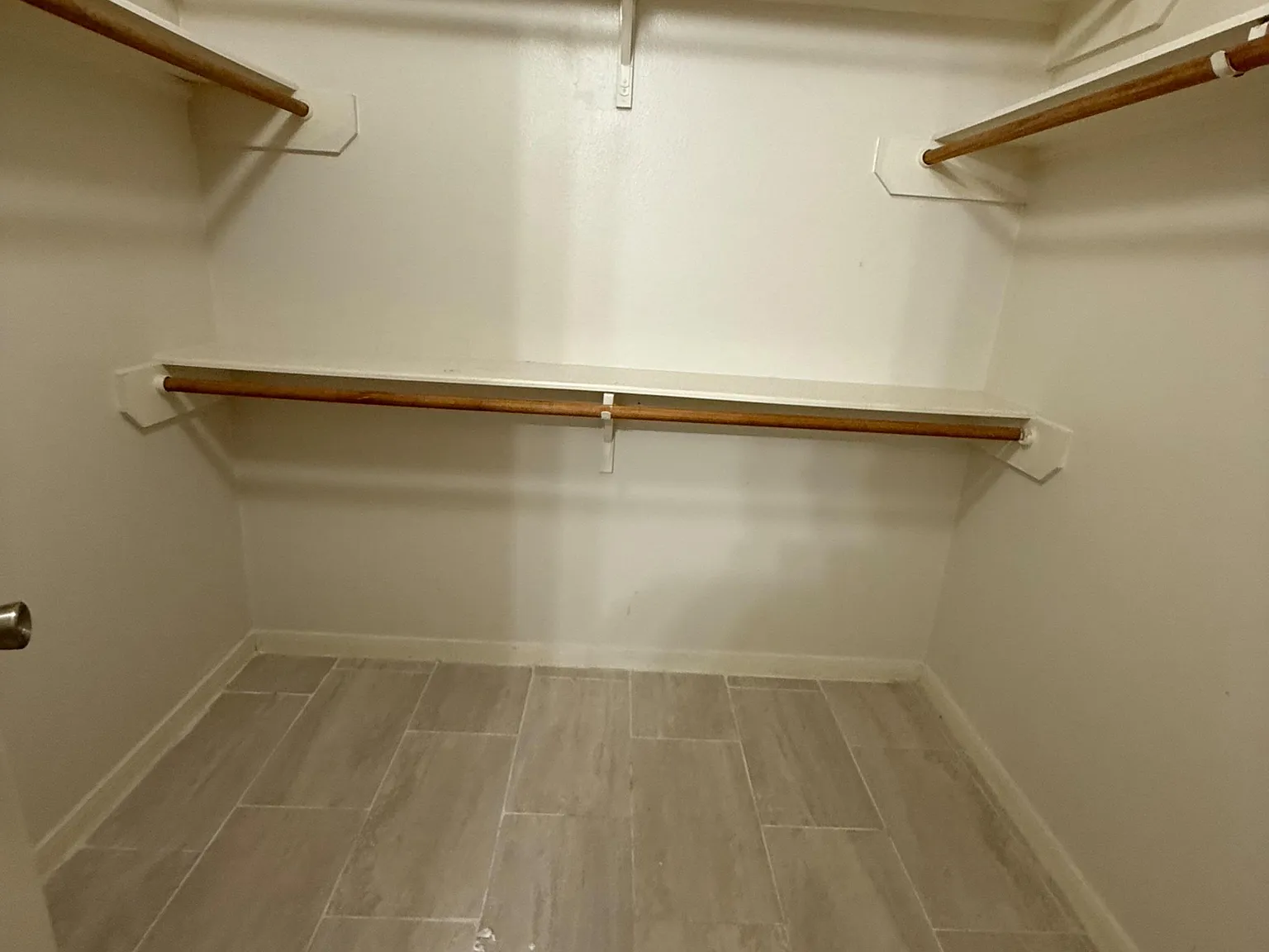 3 bed, 2.0 bath, 1250 sqft, $1,118 — Photo 3