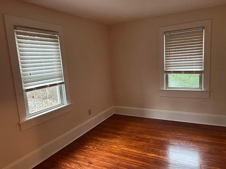 23 Ridgelawn Rd — Photo 3