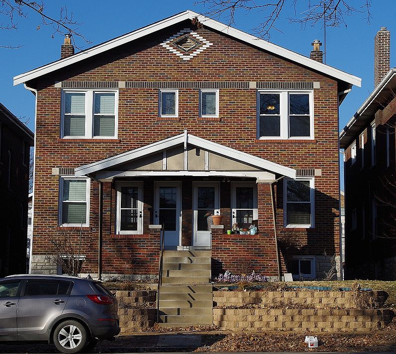 Garden space out front on a beautiful, safe walk-able block!
