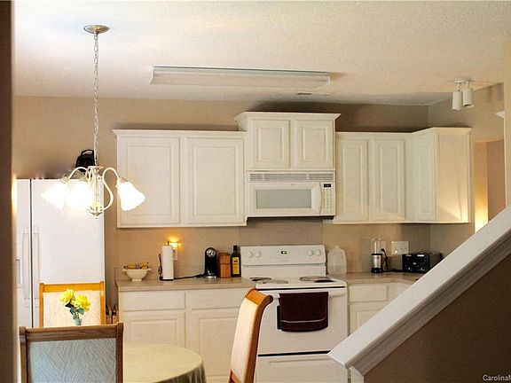 4th image of 7641 Lady Liberty Ln #11