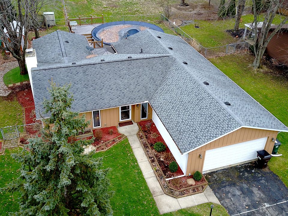 2nd image of 127 Hidden Tree Ln