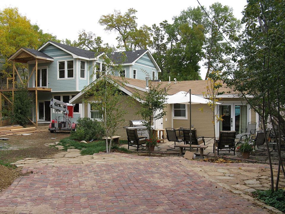 Back of home and Carrage House