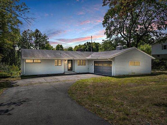 2nd image of 555 Elm Street Ext