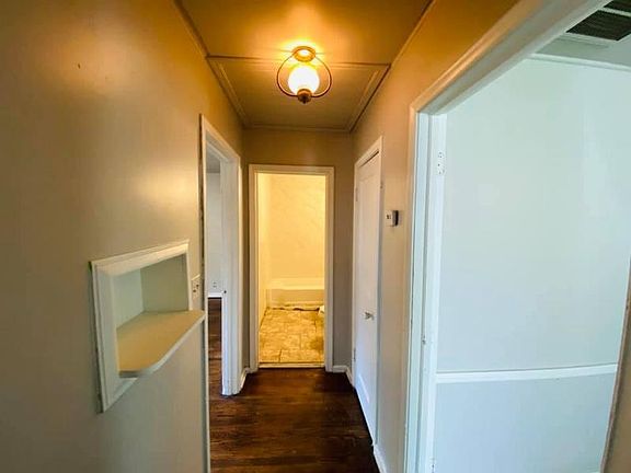 5th image of 410 S 72nd East Ave