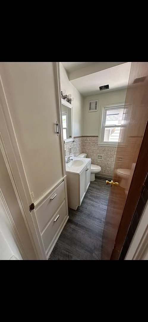 3 Bedroom Home for rent in Urbandale, IA — Photo 1