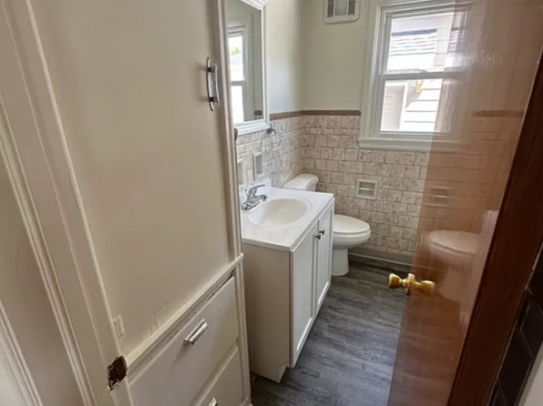 3 Bedroom Home for rent in Urbandale, IA, 7003 Madison Ave, Urbandale, IA 50322