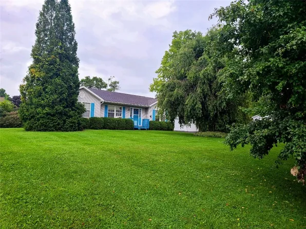 1692 Oak Leaf Ln, Penn Yan, NY 14527
