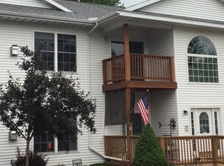 1025 E Lincoln St APT 15, East Tawas, MI 48730