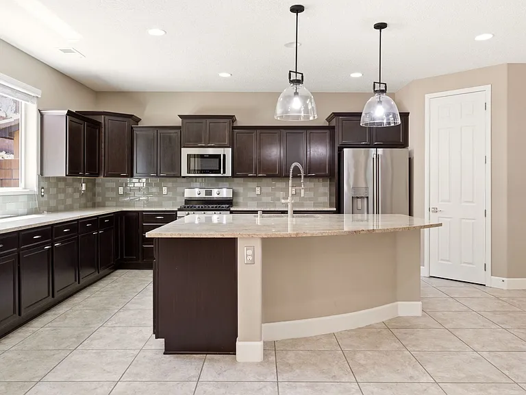 1504 Challedon Dr SE — Photo 12