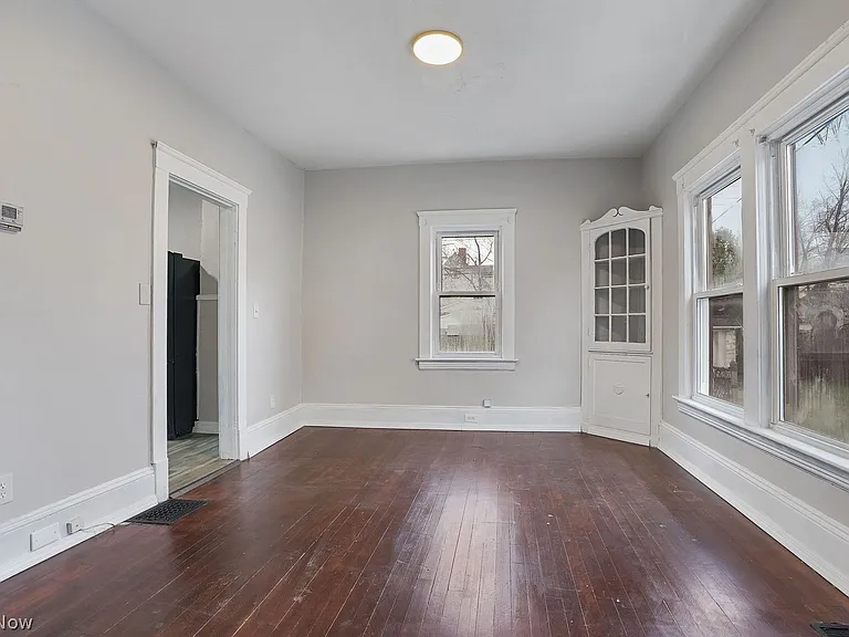 8210 Dorver Ave — Photo 8