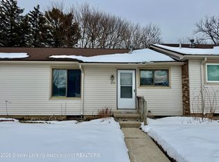 2120 La Mer Ln, Haslett, MI 48840