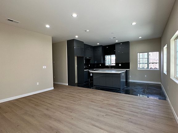 4th image of 131 S Alhambra Ave #A
