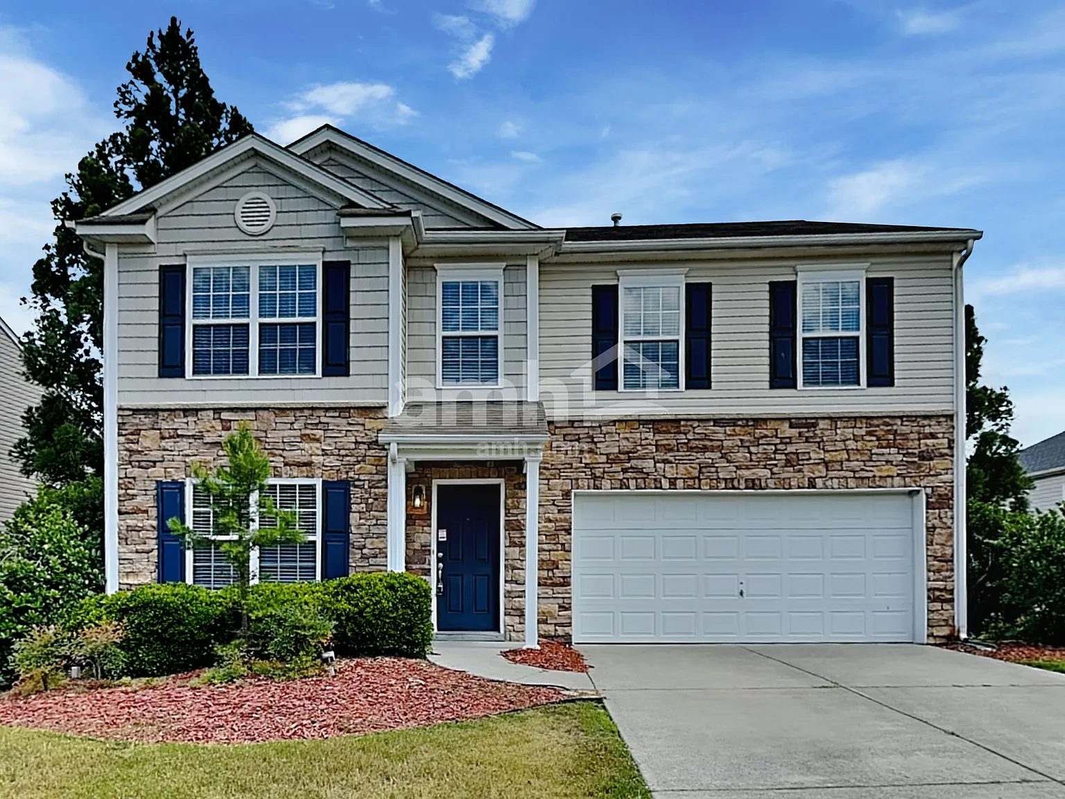 3 bed, 2.5 bath, 2370 sqft, $2,450 — Photo 1