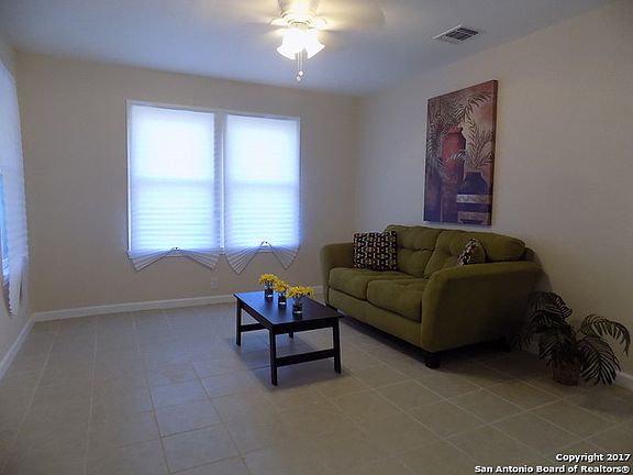 3rd image of 252 Prestwick Blvd
