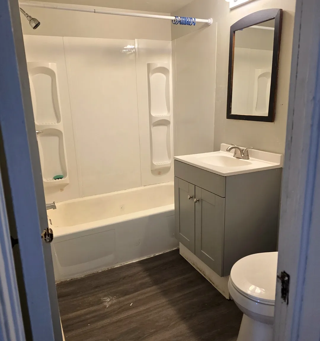 2 bed, 800 sqft, $800 — Photo 1