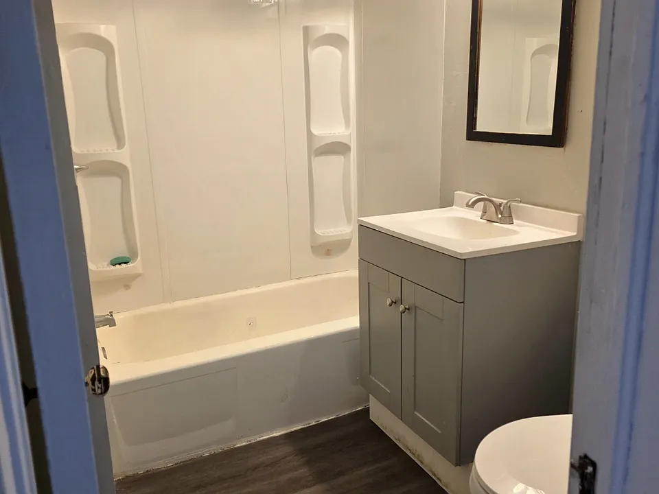 24 Lincoln Ave #1N