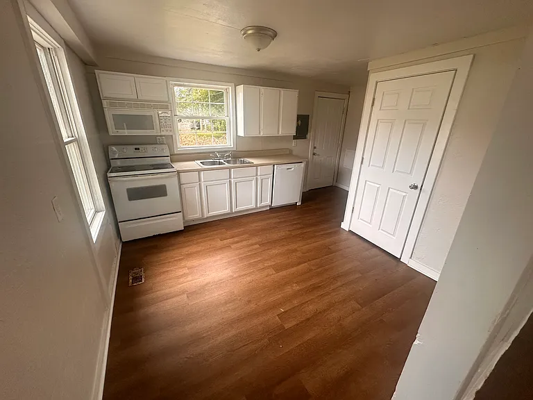 3816 Saint Charles St — Photo 6