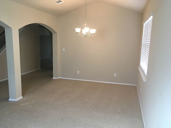 4th image of 5507 English Oak Dr